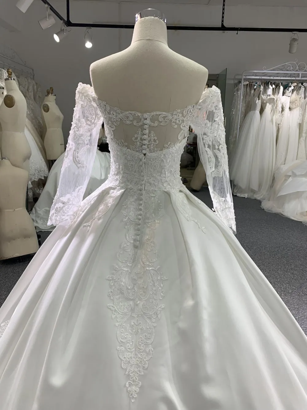C-001#Ivory Taffeta Off-shoulder Applique Wedding dress