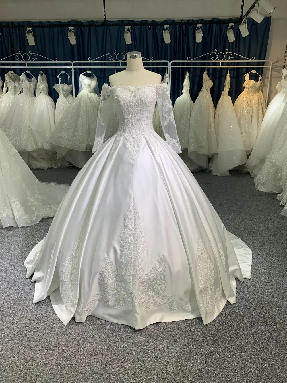 C-001#Ivory Taffeta Off-shoulder Applique Wedding dress