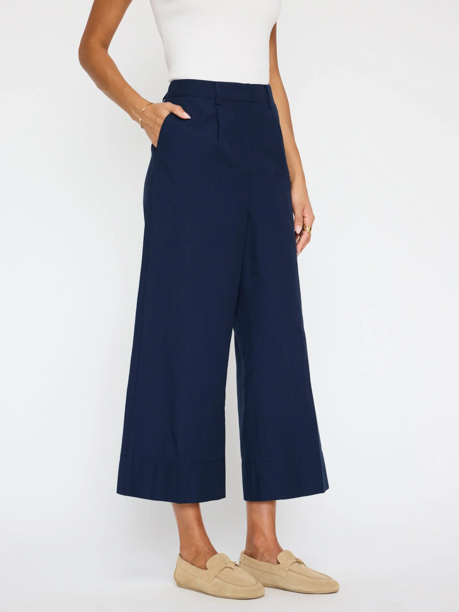 JOYA CROPPED PANT IN NAVY