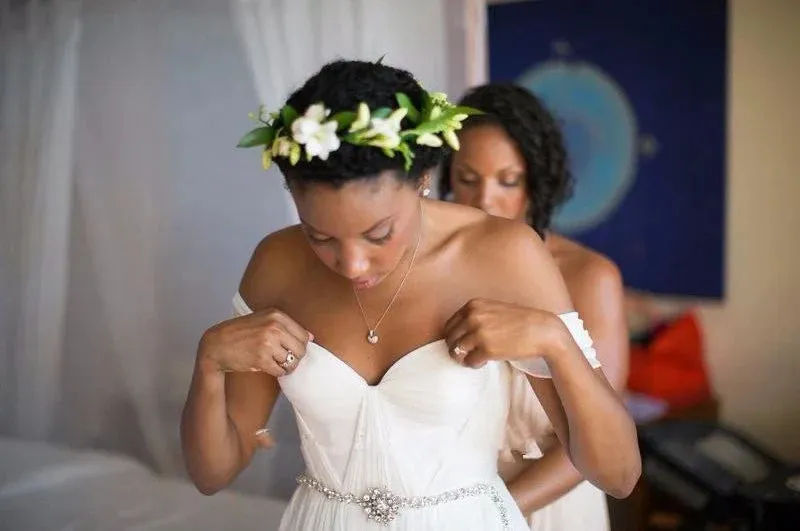 Newest White Off the shoulder Chiffon Wedding Dress With Beadings