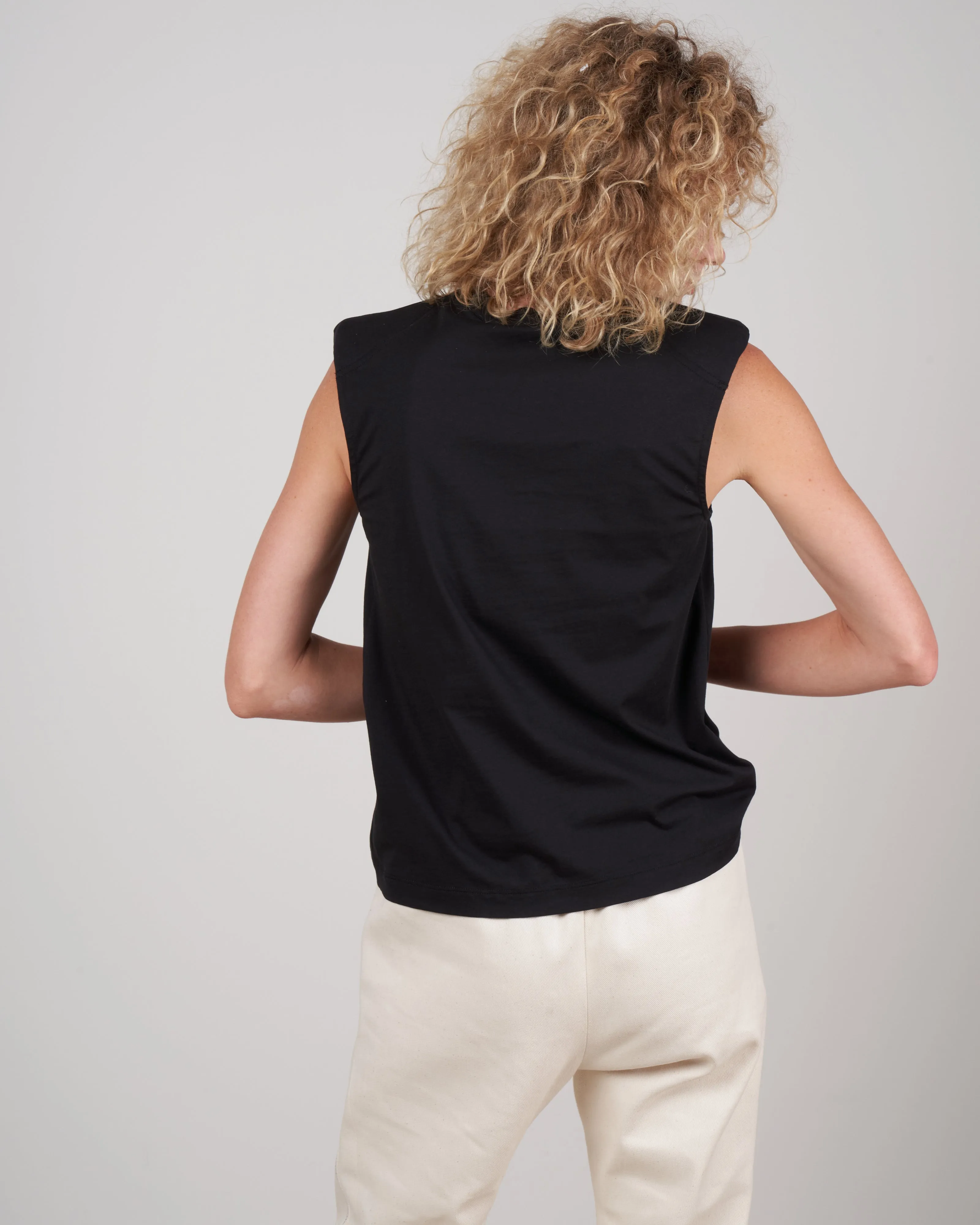 padded shoulder sleeveless top - black
