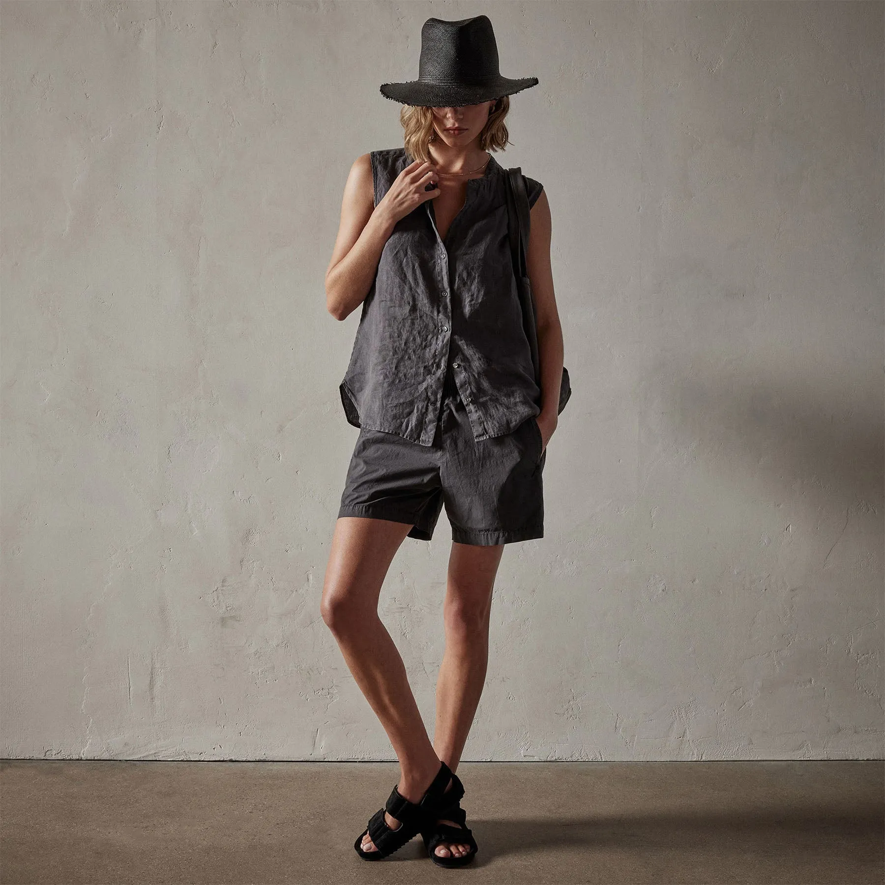 Sleeveless Linen Shirt - Magma Pigment