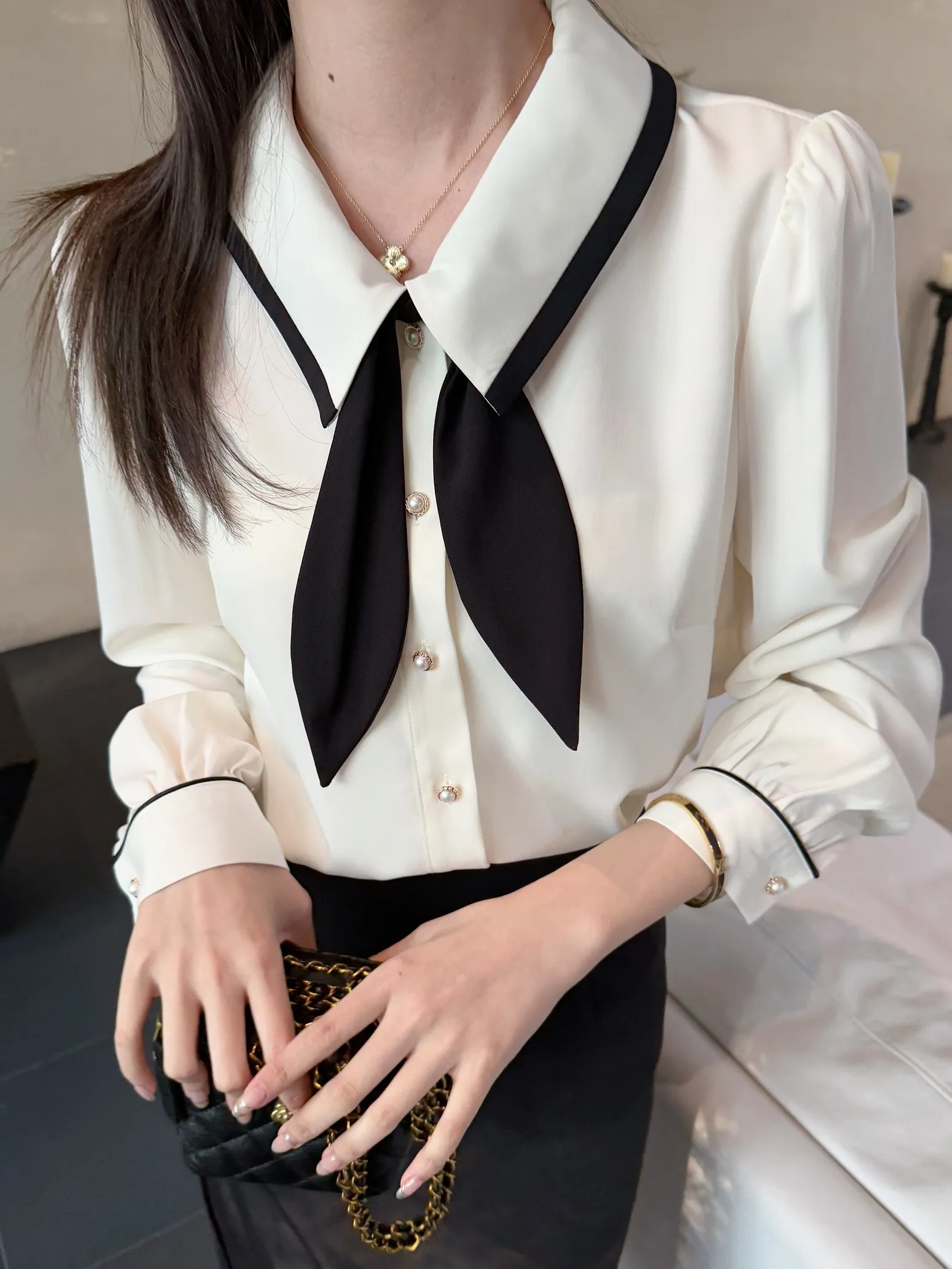 Timeless Women's Button Front Long Sleeve Dress Shirt in Vintage Style