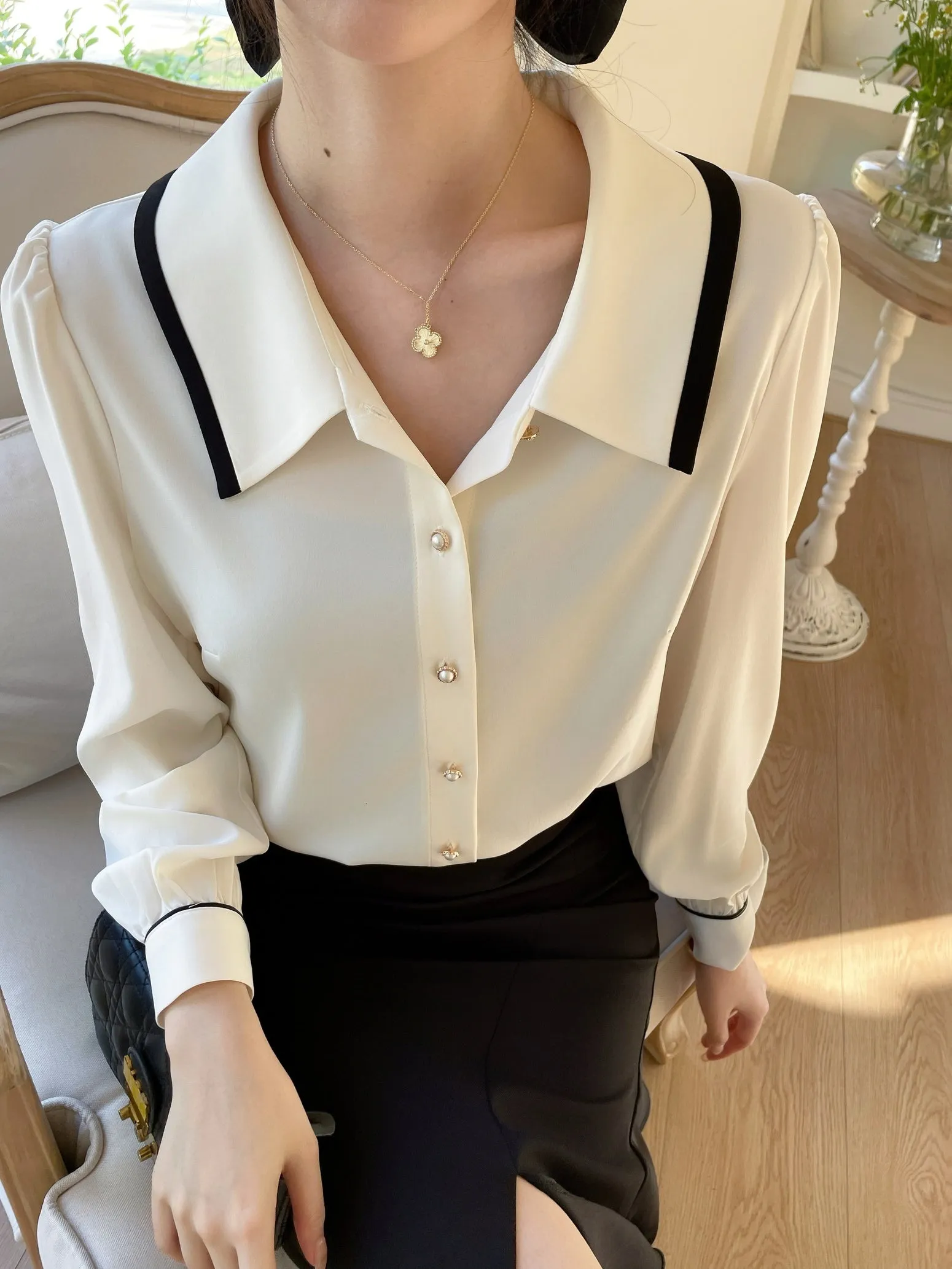 Timeless Women's Button Front Long Sleeve Dress Shirt in Vintage Style