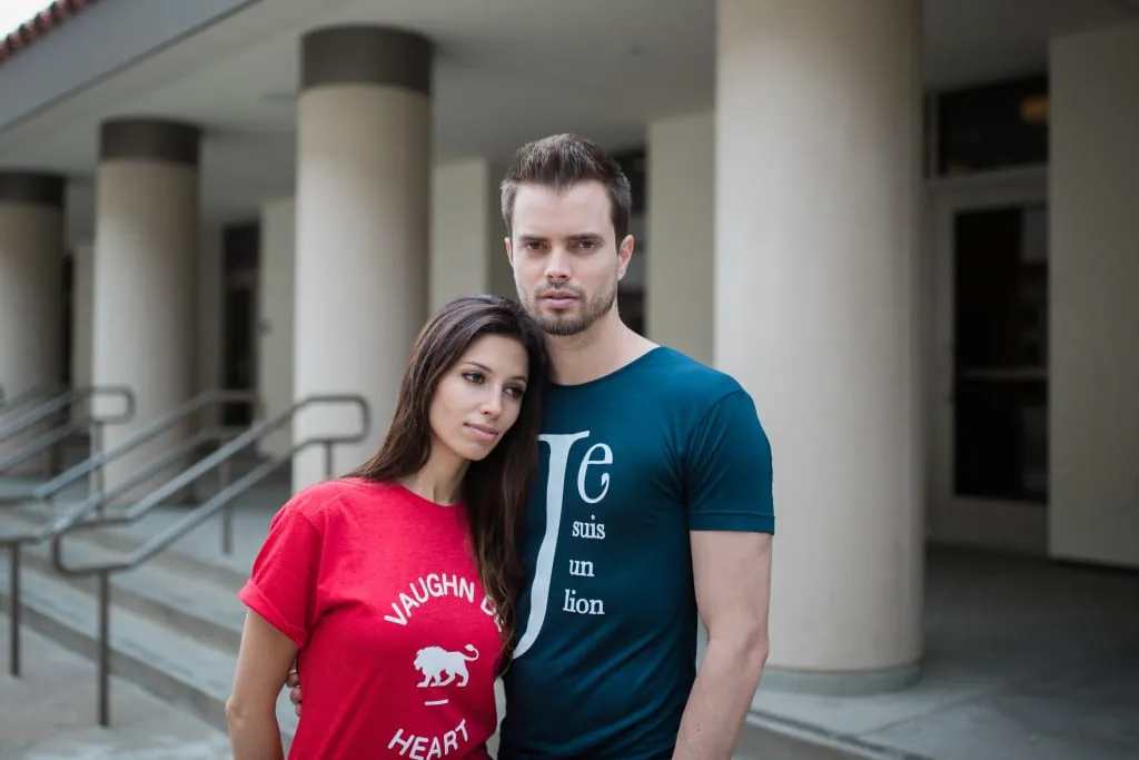 Women's - Circle Lion Red Crew Neck T-Shirt