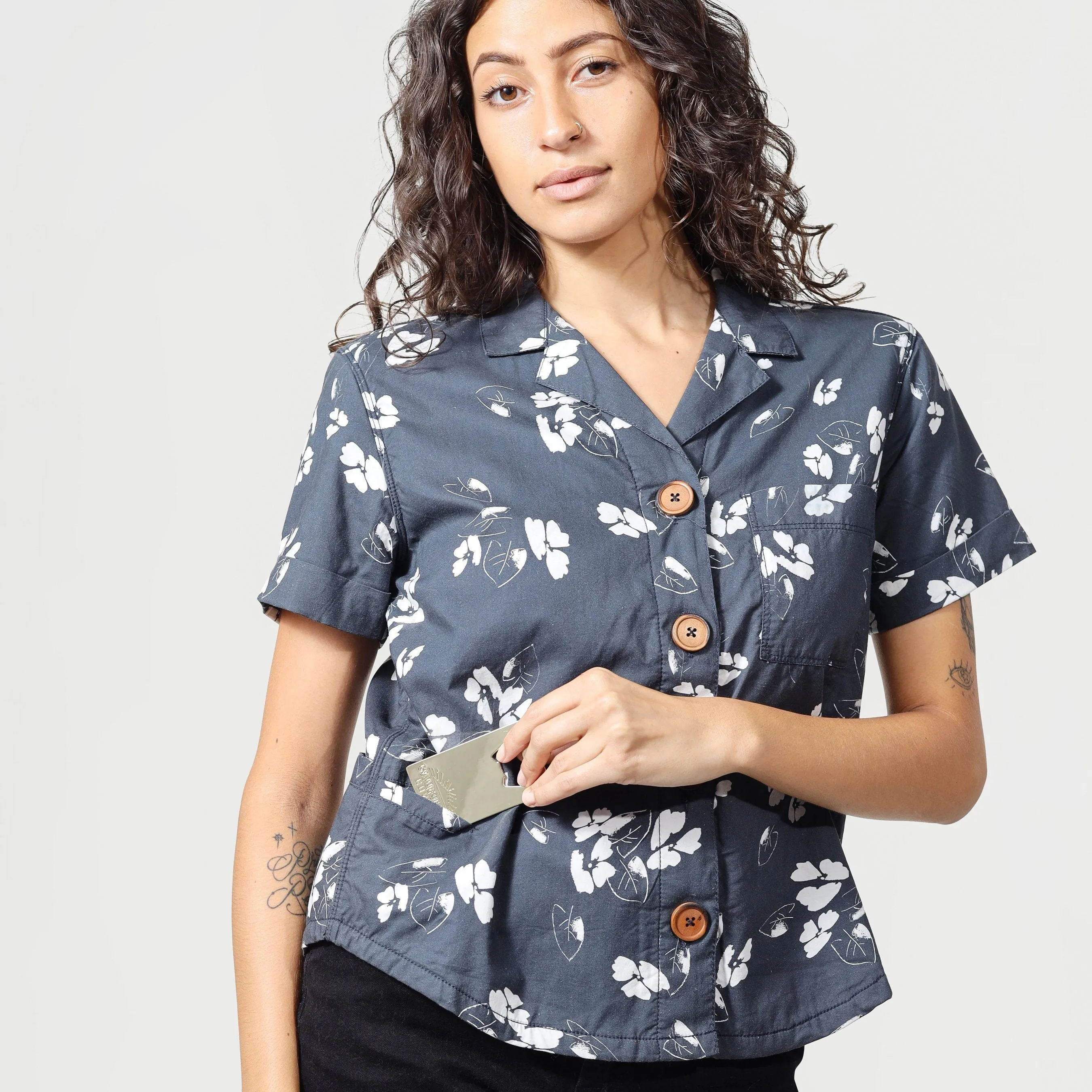 Women’s High Water Shirt - California Poppy, Washed Navy
