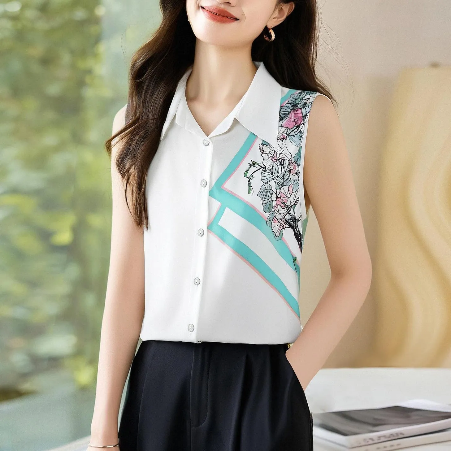 Women's Relaxed-Fit Floral Satin Shirt Perfect for Any Occasion