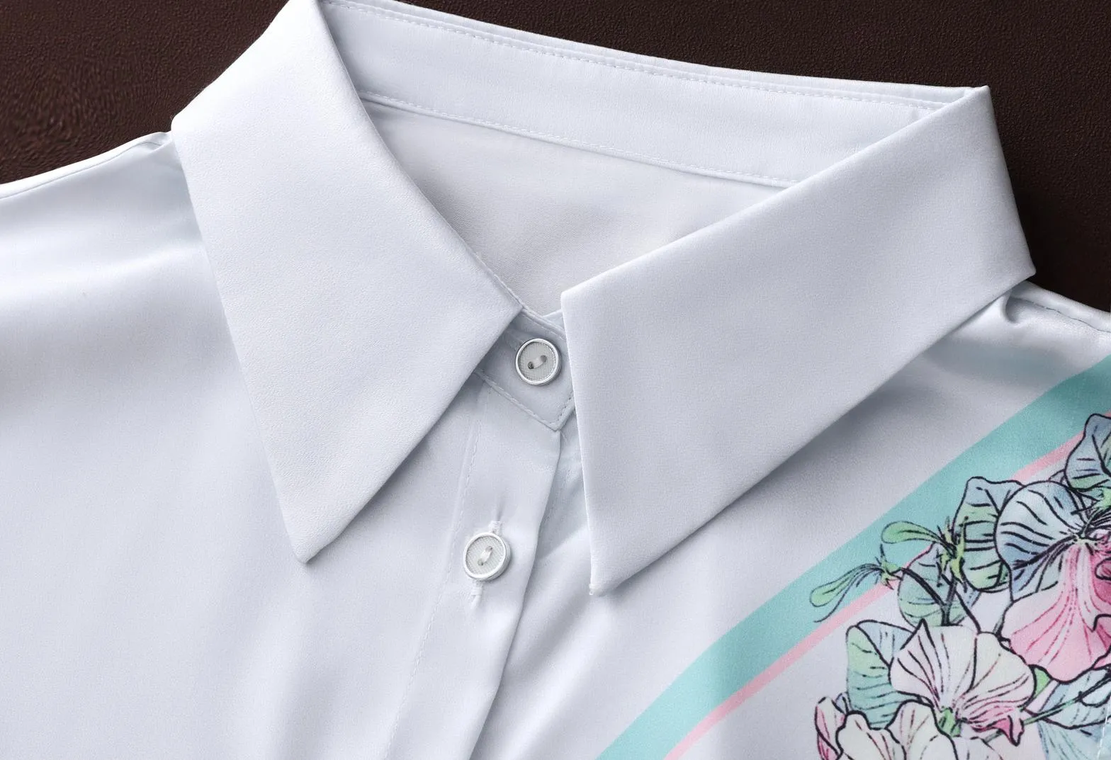 Women's Relaxed-Fit Floral Satin Shirt Perfect for Any Occasion