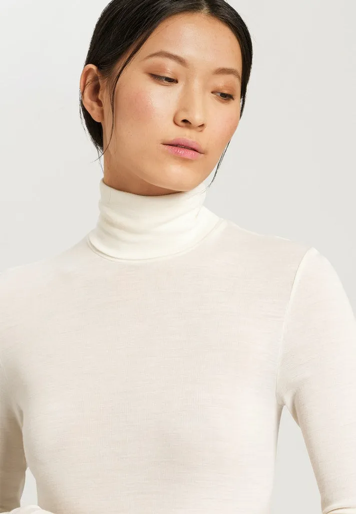 Woolen Silk - Turtle Neck Long-Sleeved Top